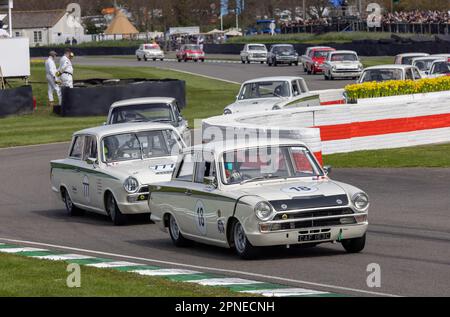 2023 avril - White Lotus Cortina Mk1 se réunit lors de la réunion des membres de Goodwood 80. Banque D'Images