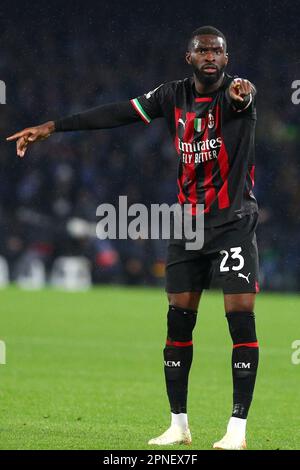 Naples, Italie. 18th avril 2023. Fikayo Tomori de Milan pendant la Ligue des champions de l'UEFA, quart de finale, match de football de 2nd jambes entre SSC Napoli et AC Milan sur 18 avril 2023 au stade Diego Armando Maradona à Naples, Italie - photo Federico Proietti/DPPI crédit: DPPI Media/Alay Live News Banque D'Images