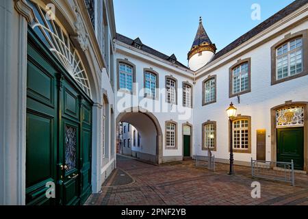 Maison d'arcade avec Maison Begas, Musée d'Art et d'Histoire régionale, Allemagne, Rhénanie-du-Nord-Westphalie, Basse-Rhin, Heinsberg Banque D'Images