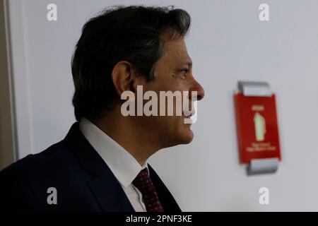 Fernando Haddad Ministre des Finances du Brésil portait à l'annonce de presse au bureau. Parti des travailleurs brésiliens, homme politique de gauche et ancien maire Banque D'Images