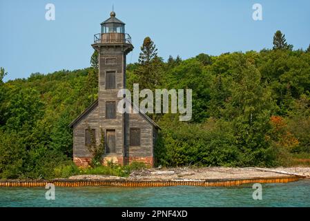 Le phare de East Channel est monté sur Grand Island, Michigan, sur le lac supérieur Banque D'Images