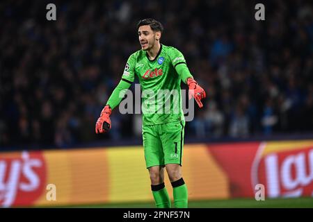 Alex Meret (Naples) lors du match de l'UEFA 'Ligue des Champions 2022 2023' entre Naples 1-1 Milan au stade Diego Maradona sur 18 avril 2023 à Naples, en Italie. Credit: Maurizio Borsari/AFLO/Alay Live News Banque D'Images