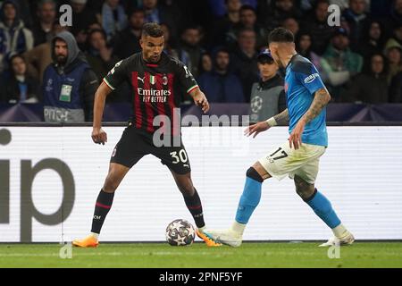 Naples, Italie. 18th avril 2023. Naples, Italie, 18 avril 2023 : Messias juniors (30 Milan) rivalise avec Mathias Olivera (17 Naples) lors du match de la Ligue des champions entre SSC Napoli et AC Milan au stade Diego Armando Maradona à Naples, Italie. (Foto Mosca/SPP) crédit: SPP Sport Press photo. /Alamy Live News Banque D'Images