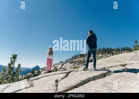 Vue panoramique sur le parc national de Yosemite depuis Olmsted point, États-Unis - septembre 2022. Photo de haute qualité Banque D'Images