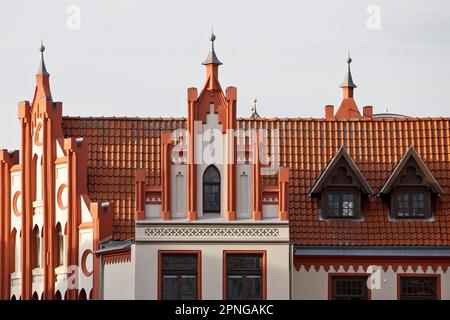 Façade de pignon sur la place du marché, site classé au patrimoine mondial de l'UNESCO, ville hanséatique de Wismar, Mecklembourg-Poméranie occidentale, Allemagne Banque D'Images