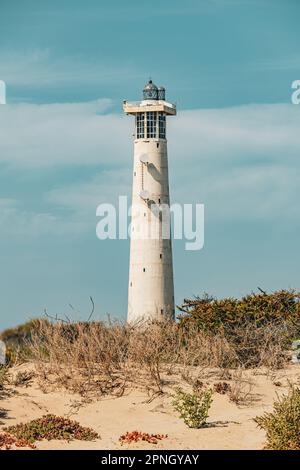Phare de Morro Jable sur l'île canari de Fuerteventura, Espagne. Banque D'Images