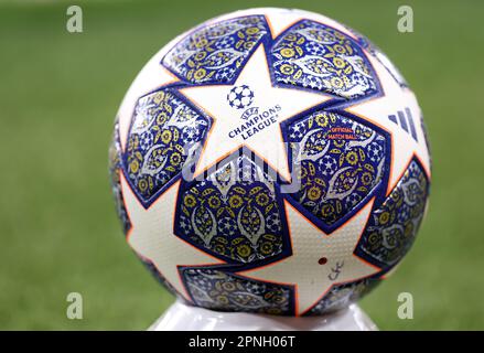 Londres, Royaume-Uni. 18th avril 2023. Le ballon de match officiel lors du match de l'UEFA Champions League à Stamford Bridge, Londres. Le crédit photo devrait se lire: Paul Terry/Sportimage crédit: Sportimage/Alay Live News Banque D'Images