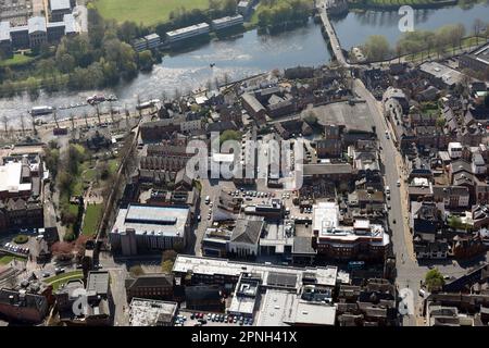 Vue aérienne au sud d'une partie de Chester, au sud de Pepper Street en direction de la rivière Dee, Cheshire, Royaume-Uni Banque D'Images