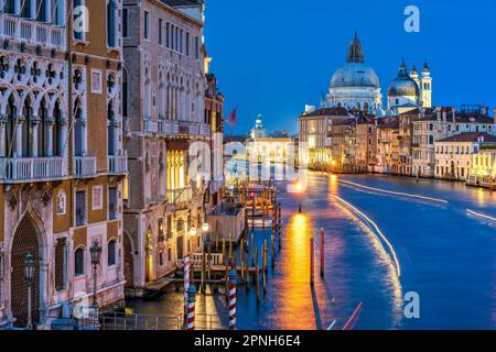 Grand Canal de nuit, Venise, Vénétie, Italie Banque D'Images