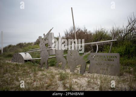 OPÉRATION DYNAMO - RETRAIT DES TROUPES BRITANNIQUES ET FRANÇAISES DE DUNKERQUE - MAI ET JUIN 1940 - MÉMORIAL RÉALISÉ PAR LES ÉLÈVES DE L'ÉCOLE EPID EN JUIN 2020 - PLAGE DE ZUYDCOOTE - PAS DE CALAIS FRANCE © PHOTOGRAPHIE : FRÉDÉRIC BEAUMONT Banque D'Images