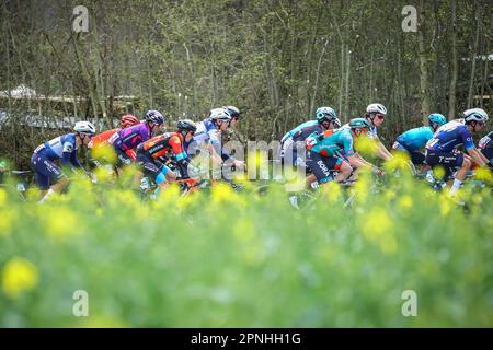 Huy, Belgique. 19th avril 2023. Peio Pello Espagnol Bilbao de Bahreïn victorieux en action lors de l'édition 86th de la course masculine 'la Fleche Wallonne', une course cycliste d'une journée (Waalse Pijl - flèche wallonne), 194, 2 km de Herve à Huy, mercredi 19 avril 2023. BELGA PHOTO DAVID PINTENS crédit: Belga News Agency/Alay Live News Banque D'Images