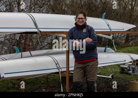 Cours d'aviron de plage en Grande-Bretagne à Redgrave et Pinsent Rowing Lake, Caversham, Reading. Guin Batten, président de Coastal Rowing pour la Grande-Bretagne Banque D'Images