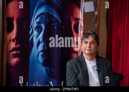 New Delhi, Inde. 19th avril 2023. Le Directeur Kamal Musale assiste à une rencontre de presse sur son prochain film mère Teresa et moi, New Delhi. Crédit : SOPA Images Limited/Alamy Live News Banque D'Images