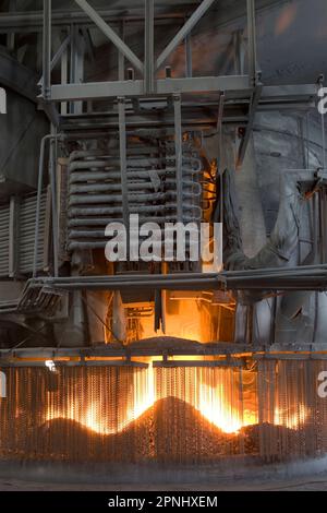 TDR-Metalurgija, Werk in Ruse, Slowenien, Elektroreduktions-Ofen zur Erstellung von Calciumcarbid. Es werden Temperaturen von 2600 Grad erreicht. *** Banque D'Images