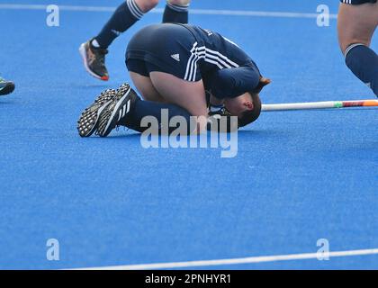 Changzhou, province chinoise du Jiangsu. 19th avril 2023. Kobayashi Kurumi de Sony HC se blesse lors du match de 3rd entre Sony HC et la Malaisie lors de la « coupe de l'innovation des deux lacs » 1st Women's Hockey International Invitational Tournament à Changzhou, dans la province de Jiangsu, dans l'est de la Chine, au 19 avril 2023. Credit: Shi Kang/Xinhua/Alay Live News Banque D'Images