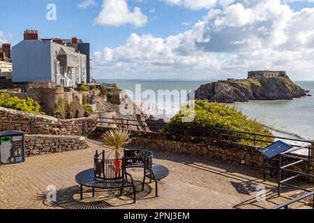 Tenby, Pembrokeshire, pays de Galles, Royaume-Uni : fort de Sainte-Catherine – fortification datant de 19th ans – vue de l'intérieur des terres Banque D'Images
