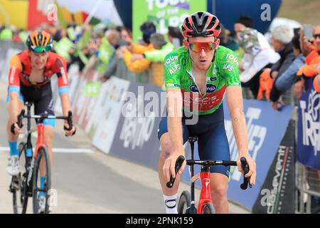 Brentonico San Valentino, Italie. 19th avril 2023. UCI Tour de la route des Alpes course à vélo, troisième étape de Ritten à Brentonico San Valentino ; Tao GEOGHEGAN HART Credit: Action plus Sports/Alay Live News Banque D'Images