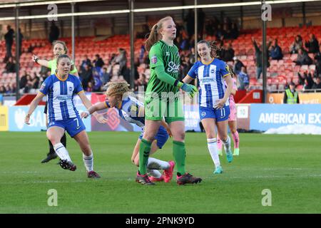 Stade Broadfield, Crawley, Royaume-Uni. 19th avril 2023. Katie Robinson (22, Brighton) a marqué le deuxième but lors d'un match dans la Super League féminine de Barclays le 19 avril 2023, entre Brighton & Hove Albion et Everton Women au Broadfield Stadium, Crawley, Royaume-Uni (Bettina Weissensteiner/SPP) Credit: SPP Sport Press photo. /Alamy Live News Banque D'Images