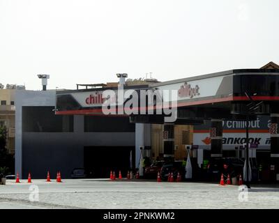 Le Caire, Egypte, 18 avril 2023: Station de gaz et de pétrole de Chillout, une station de gaz dans le nouveau Caire Egypte avec des magasins et des restaurants à l'intérieur de la station, et Banque D'Images