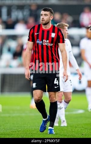 Swansea, Royaume-Uni. 19th avril 2023. Ben Whiteman, de Preston North End, regarde. Match de championnat EFL Skybet, Swansea City v Preston North End au stade Swansea.com de Swansea, pays de Galles, le mercredi 19th avril 2023. Cette image ne peut être utilisée qu'à des fins éditoriales. Usage éditorial seulement, photo de Lewis Mitchell/Andrew Orchard sports photographie/Alamy Live News crédit: Andrew Orchard sports photographie/Alamy Live News Banque D'Images