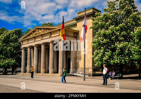 Berlin, Allemagne - 30 avril 2014: La Neue Wache (Nouvelle Garde) à Berlin. C'est le bâtiment principal de la garde de l'ancien roi et sert maintenant de mémorial Banque D'Images