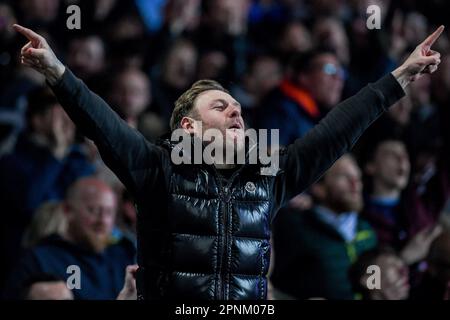 Coventry fan pendant le match de championnat Sky Bet Blackburn Rovers vs Coventry City à Ewood Park, Blackburn, Royaume-Uni. 19th avril 2023. (Photo de Ben Roberts/News Images) à Blackburn, Royaume-Uni, le 4/19/2023. (Photo de Ben Roberts/News Images/Sipa USA) crédit: SIPA USA/Alay Live News Banque D'Images