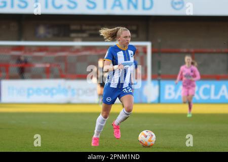 Stade Broadfield, Crawley, Royaume-Uni. 19th avril 2023. Katie Robinson (22, Brighton) lors d'un match dans la Super League féminine de Barclays le 19 avril 2023, entre Brighton & Hove Albion et Everton Women au Broadfield Stadium, Crawley, Royaume-Uni (Bettina Weissensteiner/SPP) Credit: SPP Sport Press photo. /Alamy Live News Banque D'Images