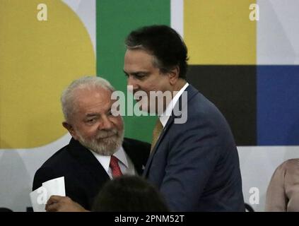 Brasilia, District fédéral, Brésil. 19th avril 2023. (INT) le président brésilien Lula participe à la refonte du budget des universités. 19 avril 2023, Brasilia, District fédéral, Brésil: Le Président du Brésil, Luiz Inacio Lula da Silva, participe à la cérémonie pour annoncer la refonte du budget des universités et des instituts fédéraux au Palais Planito à Brasilia. (Credit image: © Frederico Brasil/TheNEWS2 via ZUMA Press Wire) USAGE ÉDITORIAL SEULEMENT! Non destiné À un usage commercial ! Banque D'Images