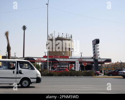 Le Caire, Egypte, 18 avril 2023: Station de gaz et de pétrole de Chillout, une station de gaz dans le nouveau Caire Egypte avec des magasins et des restaurants à l'intérieur de la station, et Banque D'Images