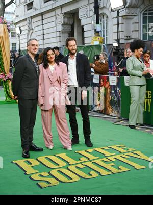 John Pocock, Nisha Aaliya, Olivier Kaempfer arrive au screening spécial de la société polie, Curzon Mayfair, Londres, Royaume-Uni. Photo prise le 19th avril 2023. Crédit : voir Li/Picture Capital/Alamy Live News Banque D'Images