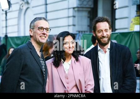 John Pocock, Nisha Aaliya, Olivier Kaempfer arrive au screening spécial de la société polie, Curzon Mayfair, Londres, Royaume-Uni. Photo prise le 19th avril 2023. Crédit : voir Li/Picture Capital/Alamy Live News Banque D'Images