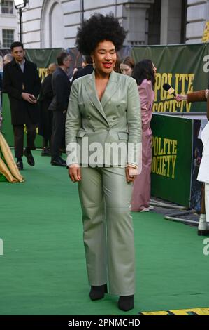 Shona Babayemi arrive au screening spécial de la société polie, Curzon Mayfair, Londres, Royaume-Uni. Photo prise le 19th avril 2023. Crédit : voir Li/Picture Capital/Alamy Live News Banque D'Images