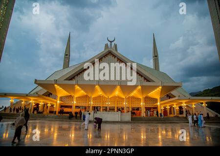 La Mosquée Shah Fayçal (Masjid) Cloudy Day, l'architecture islamique moderne à Islamabad capitale du Pakistan 19 avril 2023 Banque D'Images