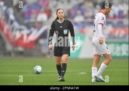 Tokyo, Japon. 15th avril 2023. Arbitre Yoshimi Yamashita lors du match de la Ligue 2023 J1 entre le FC Tokyo 1-2 Cerezo Osaka au stade Ajinomoto à Tokyo, Japon, 15 avril 2023. Credit: AFLO/Alay Live News Banque D'Images