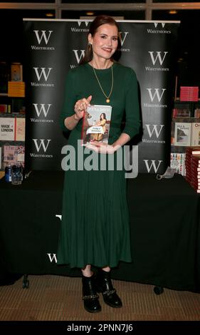 Londres, Royaume-Uni. 19th octobre 2022. Geena Davis assiste à la signature de son nouveau mémoire mourant de politesse à Waterstones Piccadilly à Londres, en Angleterre. (Photo de Fred Duval/SOPA Images/Sipa USA) crédit: SIPA USA/Alay Live News Banque D'Images