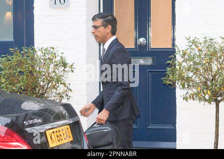 [ColSa0001284] l'ancien chancelier Rishi Sirl MP va au travail le matin depuis sa maison de Kensington. Photo prise le 17th Oct 2022. © Belinda Jiao Banque D'Images