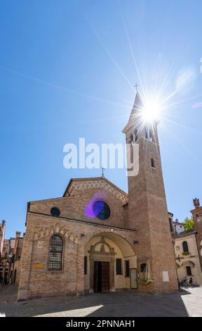 Padoue, Italie. Avril 2023. Vue extérieure de l'église paroissiale de San Nicolò dans le centre-ville Banque D'Images