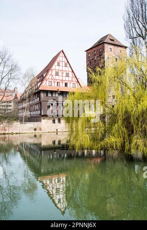 Le Wasserturm (château d'eau) (construit 13th siècle) et le Weinstadl (ancien dépôt de vin) (construit 15th siècle) - bâtiments médiévaux dans historique Banque D'Images