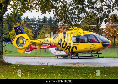 Hélicoptère de sauvetage, Airbus Eurocopter EC 135 P-2, ADAC Luftrettung, Stetten am kalten Markt, Bade-Wurtemberg, Allemagne Banque D'Images