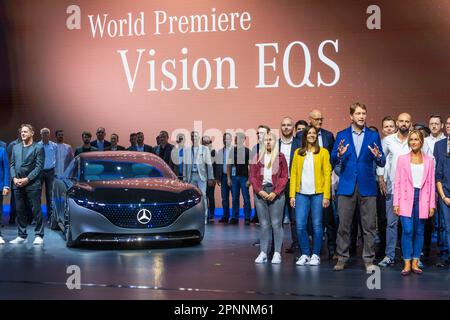 Ola Kaellenius, PDG du conseil d'administration de Mercedes-Benz Group AG, présente la VISION EQS show car, étude de conception sur l'avenir de Banque D'Images