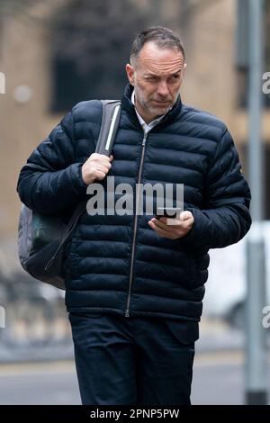 L'ancien sergent de police Frank Partridge arrive au tribunal de la Couronne de Southwark à Londres, où il est l'une des huit personnes accusées d'infractions de corruption. Le sergent de l'ex-Metropolitan police est accusé de quatre chefs d'accusation de complot pour commettre des pots-de-vin. Date de la photo: Mercredi 25 janvier 2023. Banque D'Images