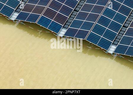 Haltern am See, Allemagne. 20th avril 2023. La centrale solaire flotte sur le Silbersee III (tir de drone). La plus grande centrale solaire flottante d'Allemagne est en opération à Haltern depuis près d'un an et a une bonne production de 3,1 mégawatts, selon l'Association des énergies renouvelables de l'État. Credit: Christoph Reichwein/dpa/Alay Live News Banque D'Images