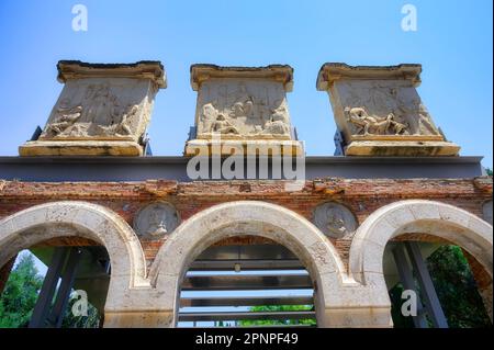 Valence, Espagne - 17 juillet 2023: Le jardin de l'ancien hôpital, une attraction touristique. Banque D'Images