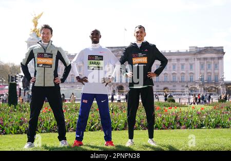 Chris Thompson, Sir Mo Farah, CBE et Emile Cairess posent pour les photographes dans les jardins du mémorial de Buckingham Palace, avant le marathon de Londres TCS 2023, dimanche. Date de la photo: Jeudi 20 avril 2023. Banque D'Images