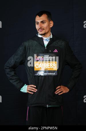 Emile Cairess pose pour les photographes lors d'une conférence de presse à Londres, avant le Marathon de Londres 2023 de TCS, dimanche. Date de la photo: Jeudi 20 avril 2023. Banque D'Images