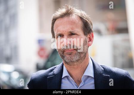 France, Lyon, 2023-04-18. Portrait de Fabien Bagnon, le vice-président écologiste de la métropole de Lyon. Banque D'Images