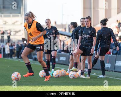 Leigh Sports Village, Leigh, Grand Manchester, Angleterre. 19th avril 2023. Alessia RUSSO de United se réchauffe avant le match, lors du Manchester United Women football Club V Arsenal Women's football Club au Leigh Sports Village, dans la Barclays Women's Super League/Women's Super League. (Image de crédit : ©Cody Froggatt/Alamy Live News) Banque D'Images