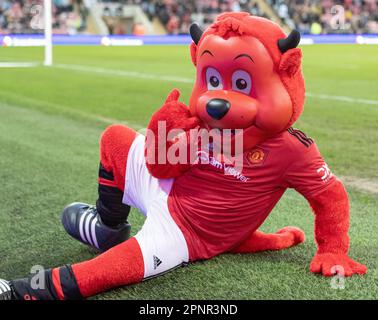 Leigh Sports Village, Leigh, Grand Manchester, Angleterre. 19th avril 2023. La mascotte unie Fred The Red, lors du Manchester United Women football Club V Arsenal Women's football Club au Leigh Sports Village, dans la Super League féminine de Barclays/Super League féminine de Barclays. (Image de crédit : ©Cody Froggatt/Alamy Live News) Banque D'Images