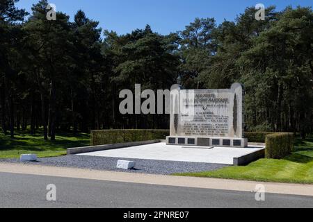 LENS, FRANCE, 3 AVRIL 2023 : le Mémorial de la Division marocaine au Parc commémoratif de la crête de Vimy, France. Le mémorial commémore les soldats de l'A français Banque D'Images