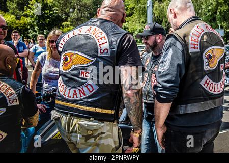 Hells Angels se rencontrent à la station-service, West Sussex Banque D'Images